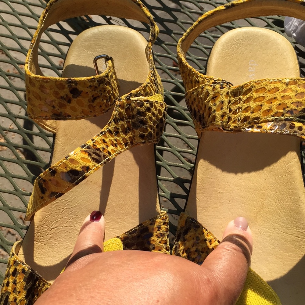 9.5 W - Leather Sandals by David Tate - Picture 7 of 8